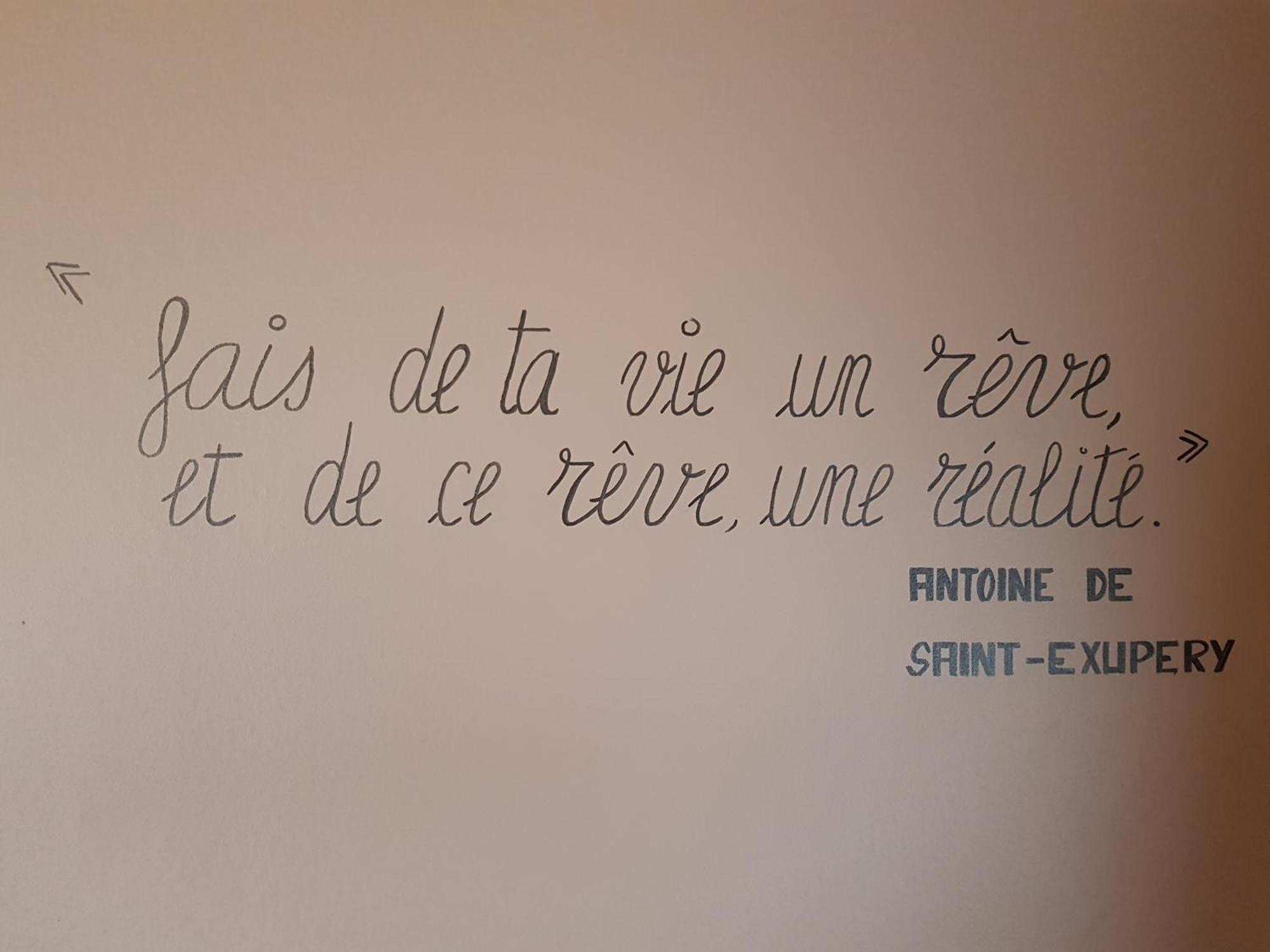 Hotel Restaurant Les Voyageurs Montaigu-Vendee Extérieur photo